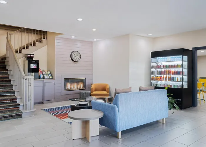 Garner - Forsyth By Ihg Hotel 3*