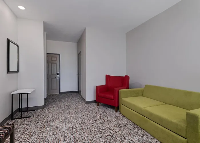Garner - Forsyth By Ihg Hotel 3*